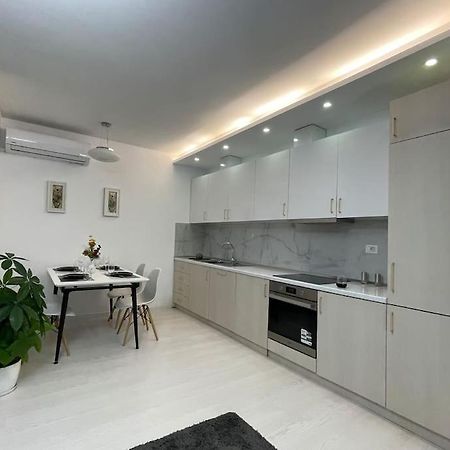 Modern Apartment At Train Station Tirana Exterior photo