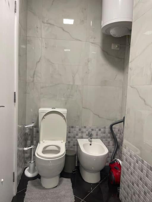 Modern Apartment At Train Station Tirana Exterior photo