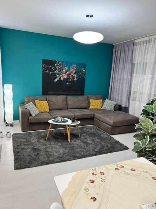 Modern Apartment At Train Station Tirana Exterior photo