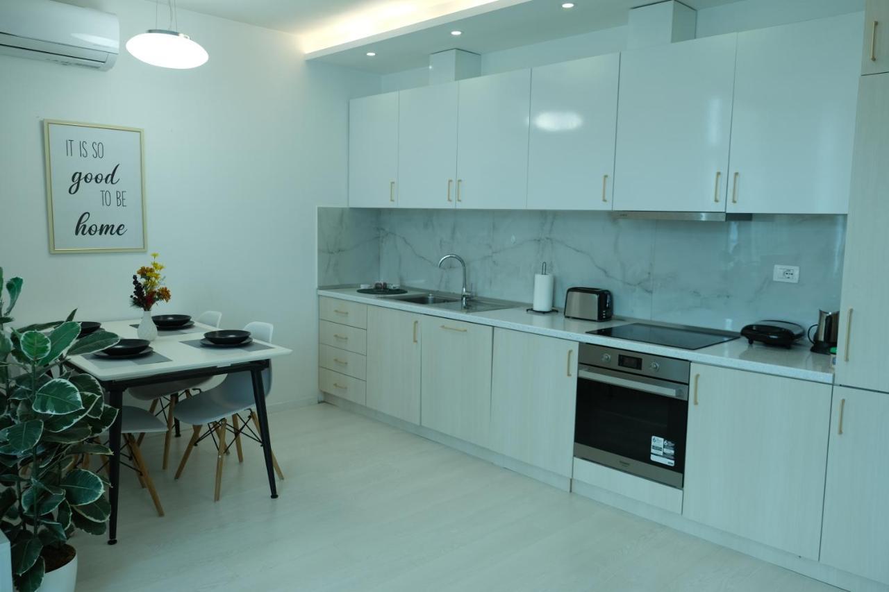 Modern Apartment At Train Station Tirana Exterior photo